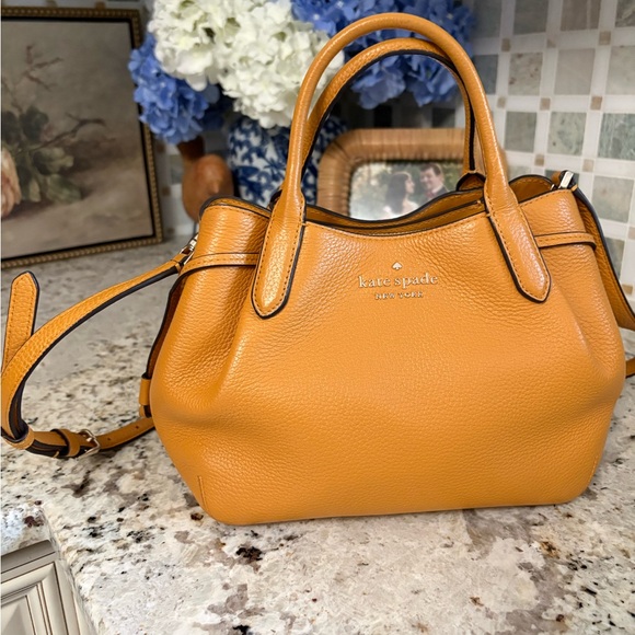 kate spade Handbags - Kate Spade small dumpling, satchel.